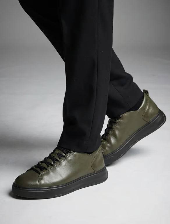 Zapatillas Bajas de Cuero Verde Oliva para Hombre - Sneakers Minimalistas Urbanas